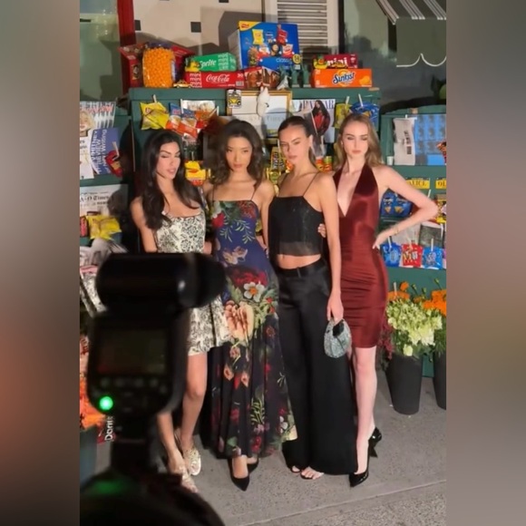 Alice + Olivia Augusta Floral Stretch Maxi Dress Strapless Gown Sz 0 NWT 895$ - Picture 5 of 16